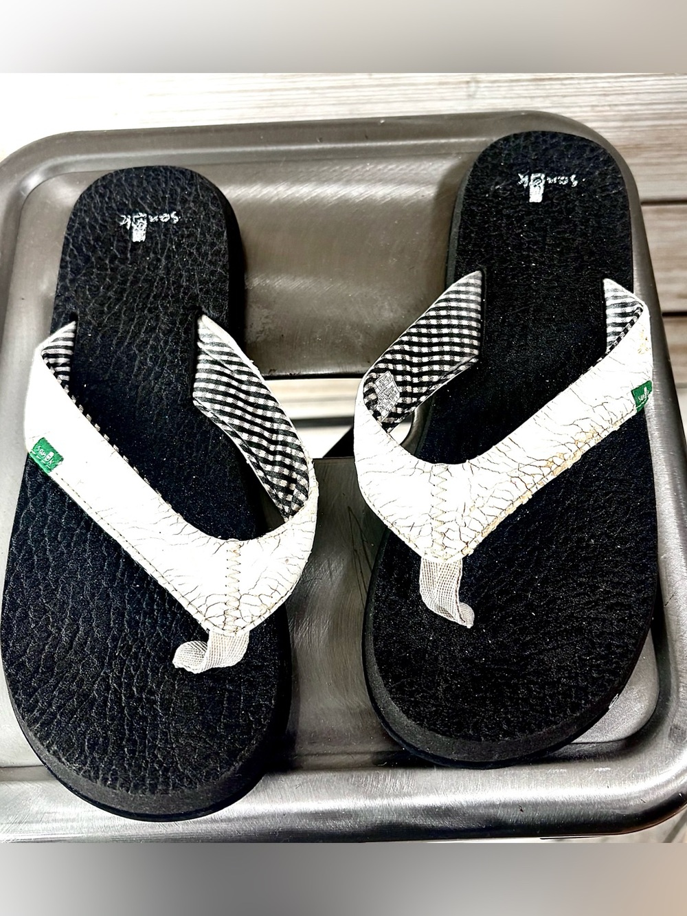 Big Kids Sanuk Yoga Mat Flip-Flops with White Cracked-Texture Straps